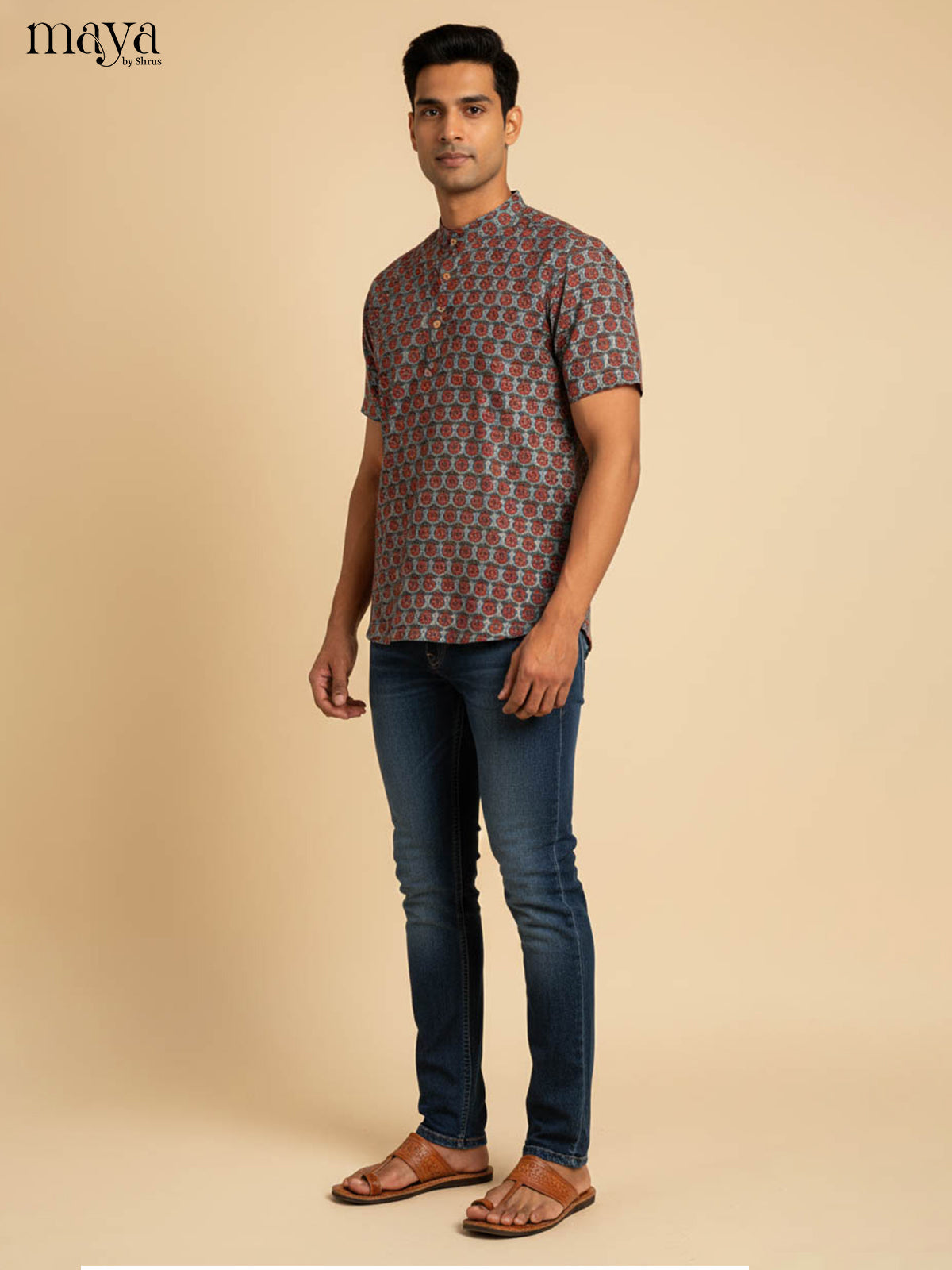 Exquisite Grey Kurta for Men With Ethnic Motifs