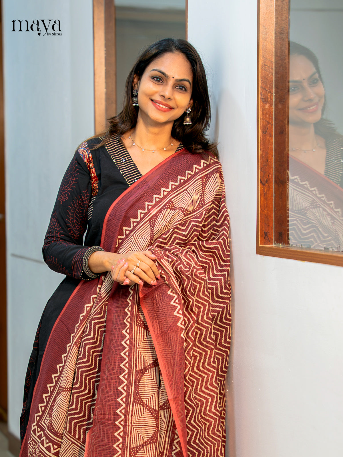 Striking Black Salwar Suit With V Neck & Maroon Printed Dupatta