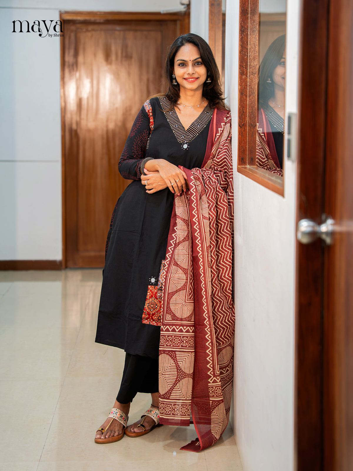 Striking Black Salwar Suit With V Neck & Maroon Printed Dupatta