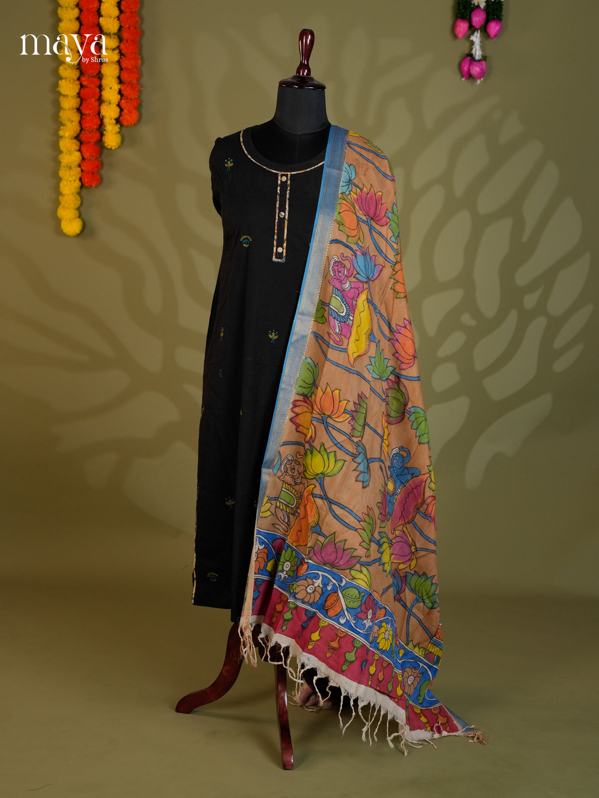 MEA24044-Penkalamkari Dupatta