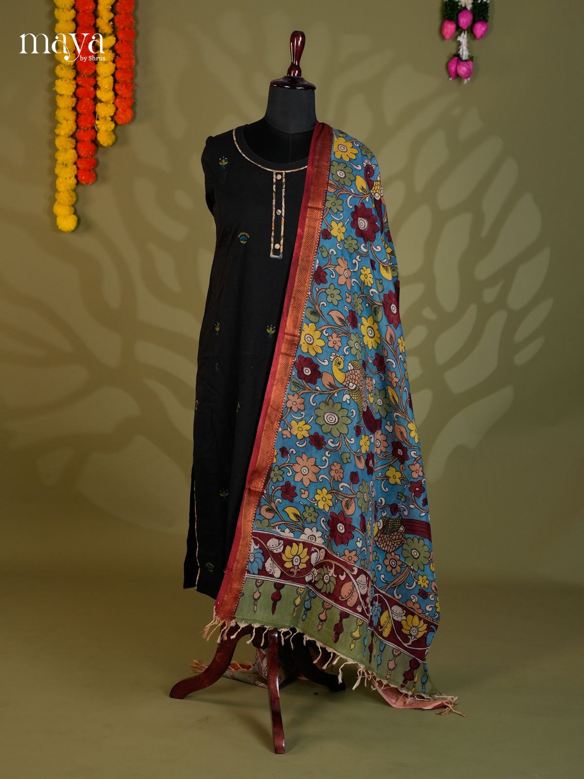 MEA24068-Penkalamkari Dupatta
