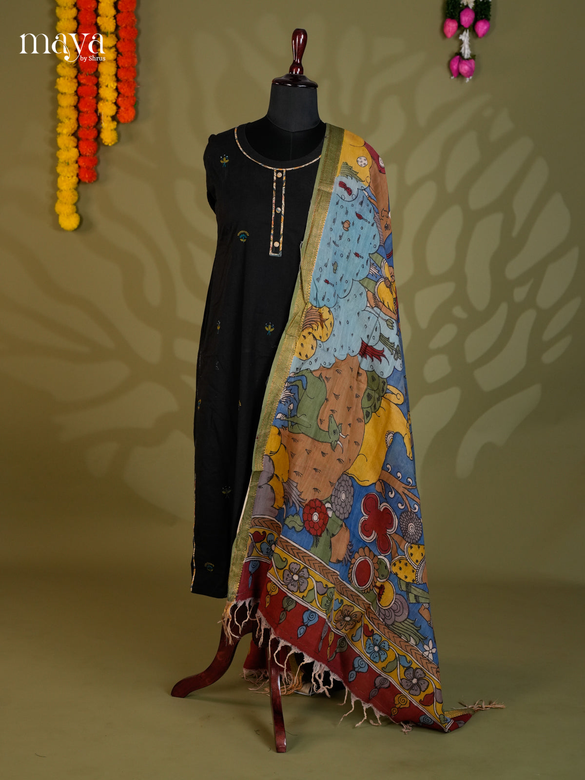 MEA24080-Penkalamkari Dupatta