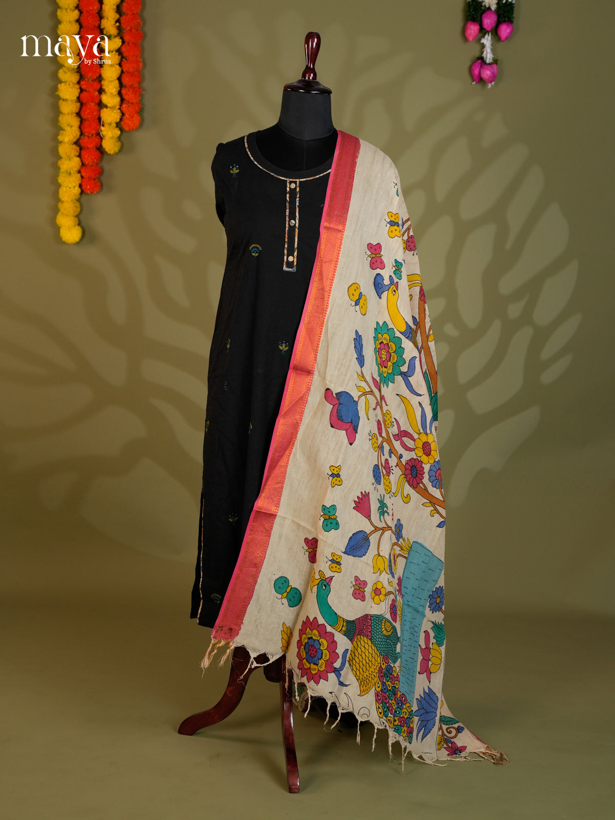 MEA24099-Penkalamkari Dupatta