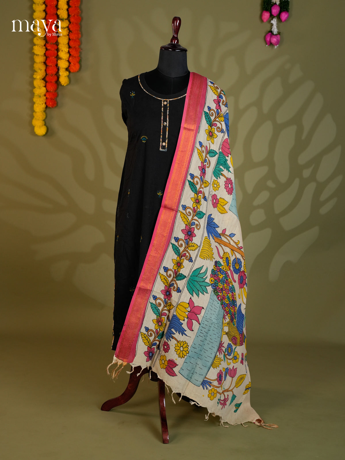 MEA24107-Penkalamkari Dupatta