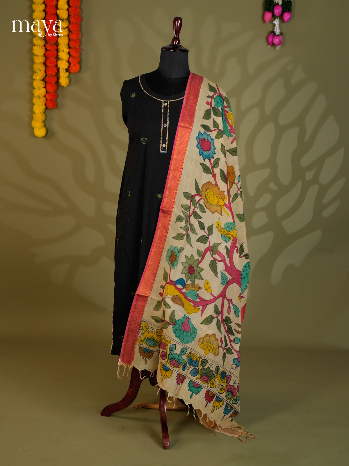 MEA24110-Penkalamkari Dupatta