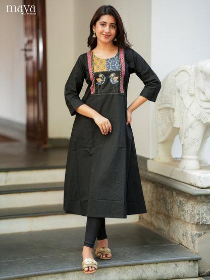 MEA28034 - Readymade Kurti