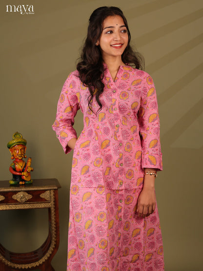 Pink Cotton Floral Print Kurti With Kantha Work - Shop on Shrus.com