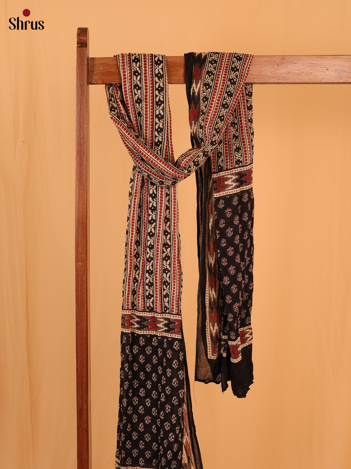 Cream With Black Floral Print Cotton Dupatta - Shop on Shrus.com