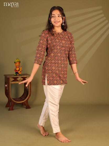 Floral Printed Black Cotton Short Kurti - Shop on Shrus.com