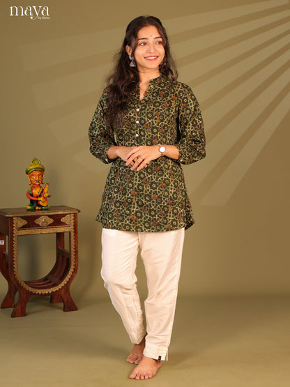 Floral Printed Green Rayon Short Kurti - Shop on Shrus.com