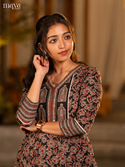 Floral Printed Black Cotton Kurti - Shop on Shrus.com
