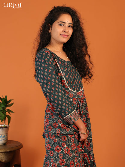 Floral Printed Blue Cotton Kurti - Shop on Shrus.com