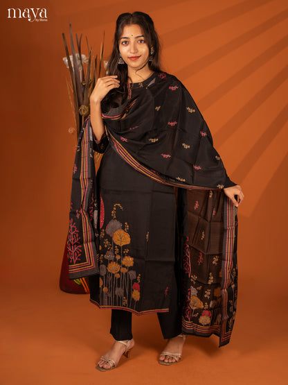 Embroidered Semi Georgette Black 3Pc Salwar Suit- Top, Bottom & Dupatta - Shop on Shrus.com