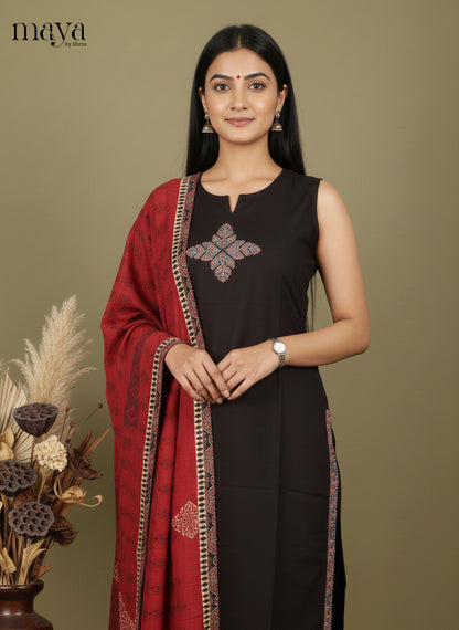Cute Black Readymade Sleeveless Salwar with Patchwork Design & Red Dupatta