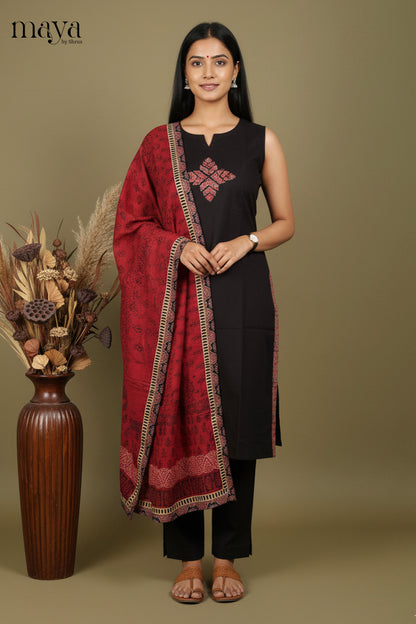 Comfy Black Sleeveless Salwar Suit Set With Patchworks & Printed Dupatta