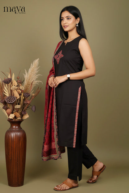 Comfy Black Sleeveless Salwar Suit Set With Patchworks & Printed Dupatta