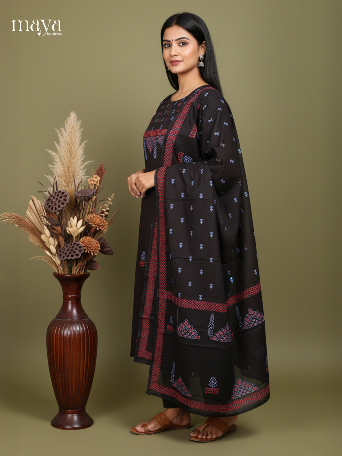 Stylish Black Colour Salwar Suit With Printed Dupatta