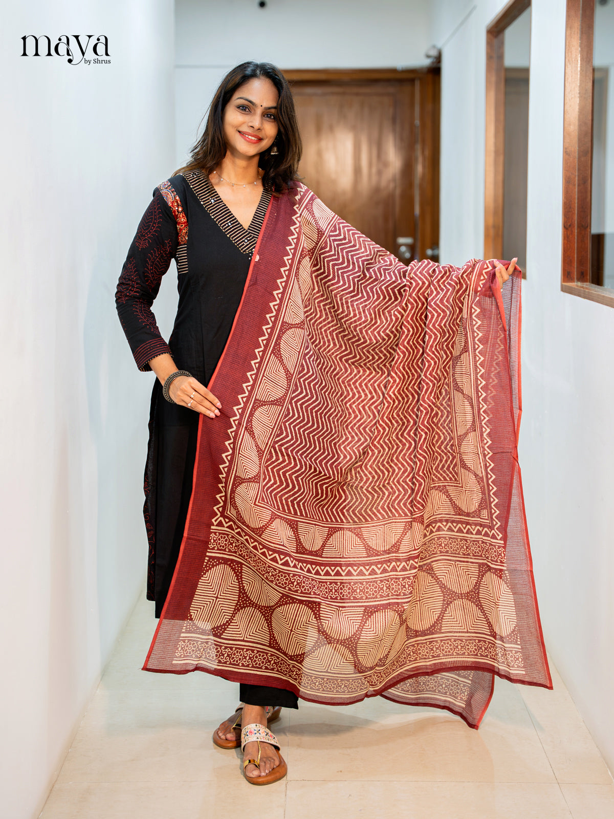 Striking Black Salwar Suit With V Neck & Maroon Printed Dupatta