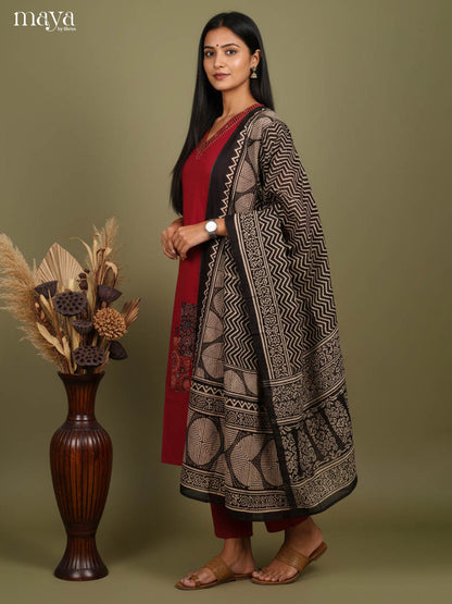 Classy Red Readymade 3 Piece Salwar Set with V Neck & Zigzag Pattern Dupatta
