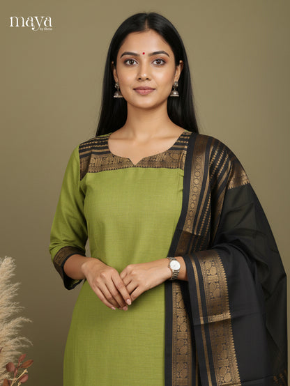 Chic Green & Black Chettinad Cotton Kurti & Dupatta With Zari Border