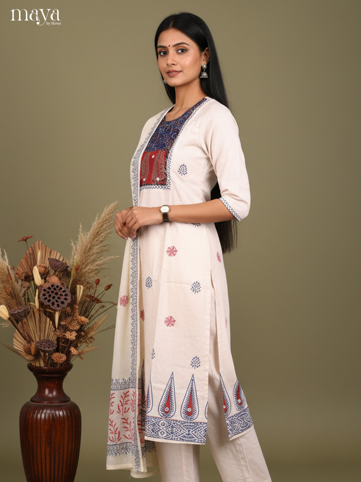 Charming Off White Readymade 3 Piece with printed neck yoke