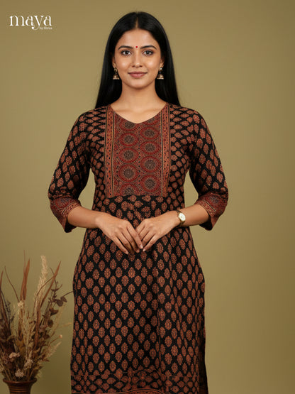 Black & Maroon Ajrakh printed Readymade Kurti with neck yoke - MEC11013