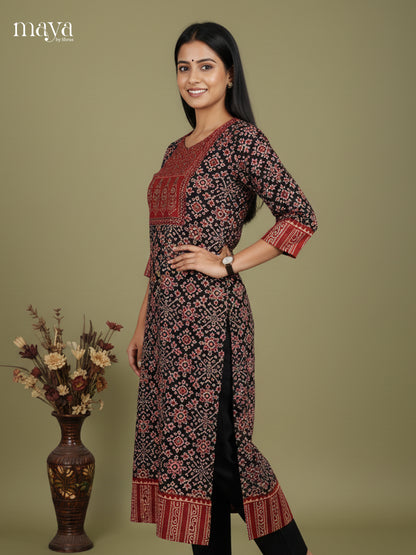 Readymade Kurti - MEE07003