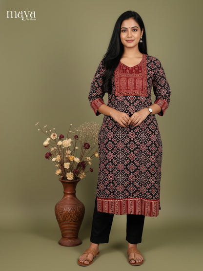 Readymade Kurti - MEE07004