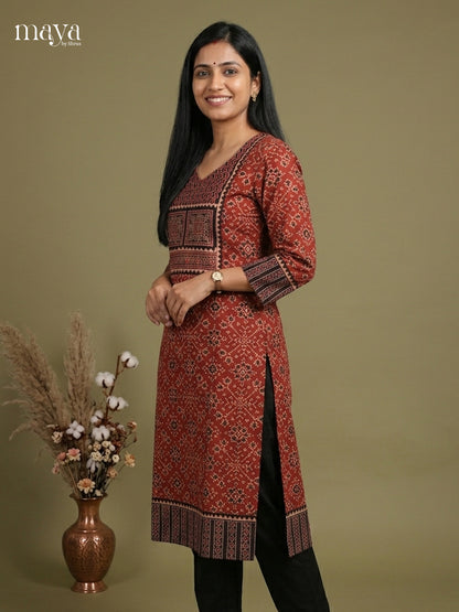 Readymade Kurti - MEE07005