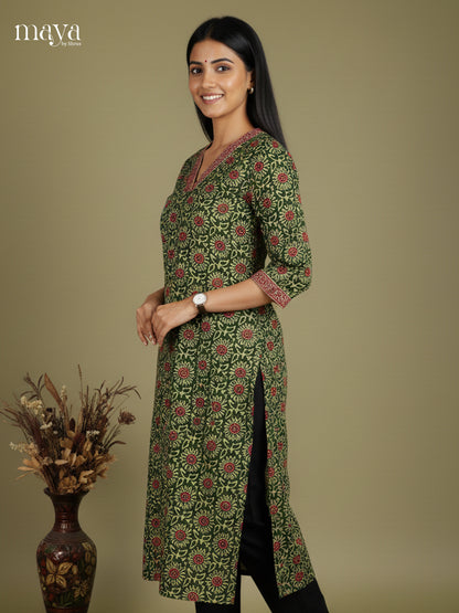 Readymade Kurti - MEE07019