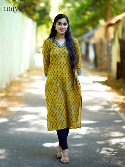 Readymade Kurti - MEE07021
