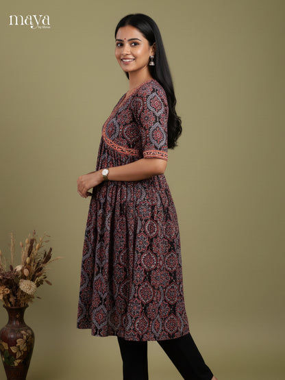 Readymade Kurti - MEE07031