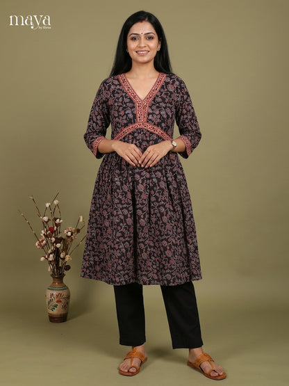 Readymade Kurti - MEE07033