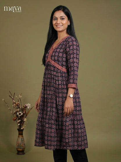 Readymade Kurti - MEE07042