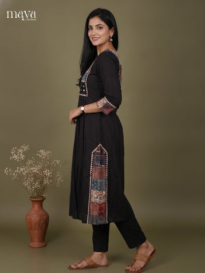 Readymade Kurti - MEF27207