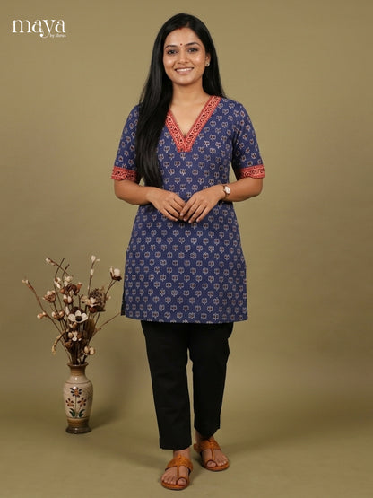Readymade Kurti - MEH17008