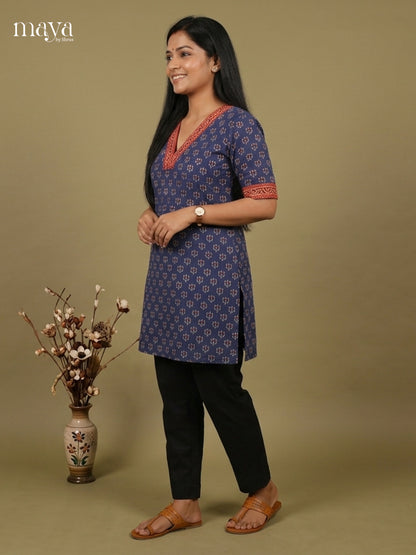 Readymade Kurti - MEH17008