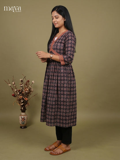 Readymade Kurti - MEH17014