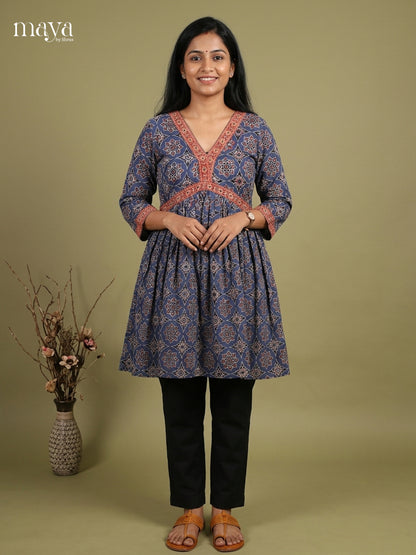 Readymade Kurti - MEH17015