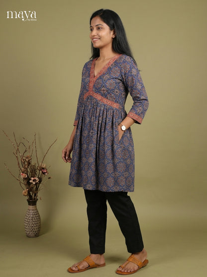 Readymade Kurti - MEH17015