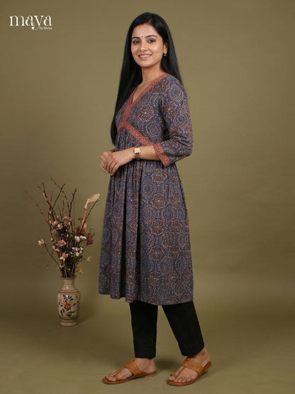 Readymade Kurti - MEH17019