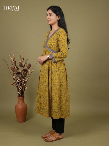 Readymade Kurti - MEH17020