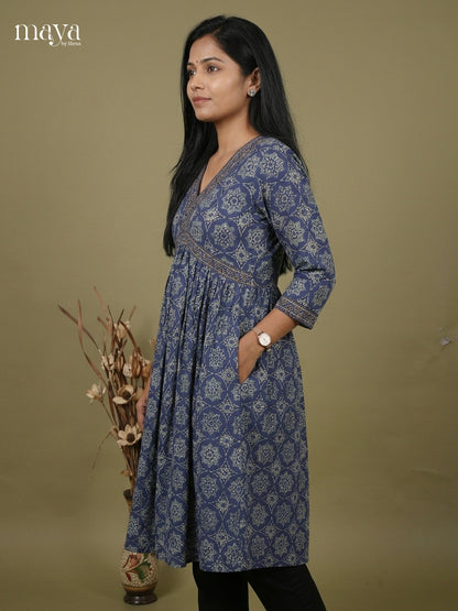 Readymade Kurti - MEH17024