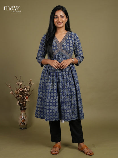 Readymade Kurti - MEH17025