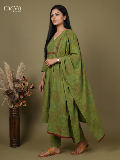 Readymade 3PC Suits - MEI09013